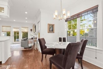 39 Woodland Dr in Greenwich, CT - Building Photo - Building Photo