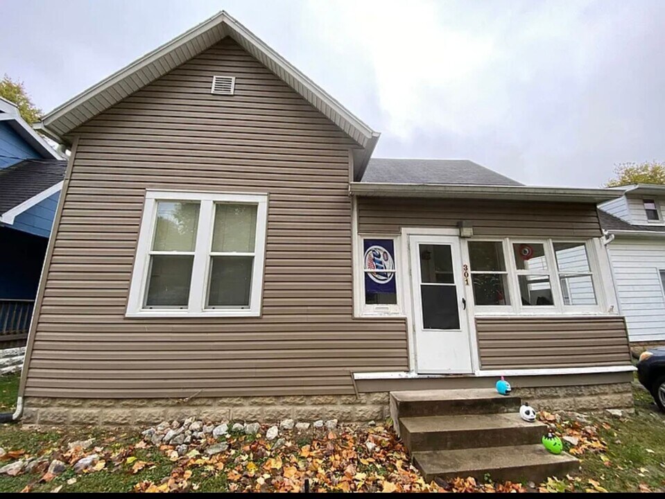 301 S McKinley Ave in Muncie, IN - Building Photo
