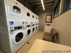 725 Tremont St in Boston, MA - Building Photo - Building Photo