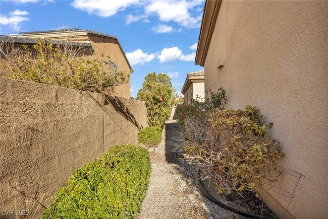 property at 37 Stonemark Dr