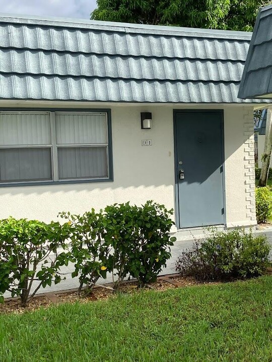 91 Waterford D in Delray Beach, FL - Building Photo