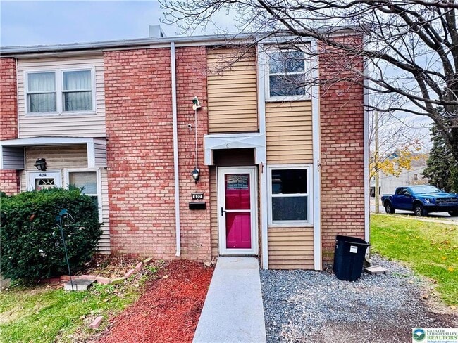 property at 402 S Bradford St