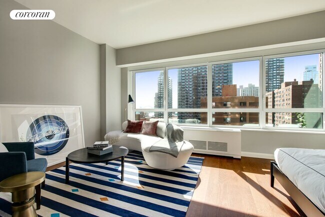 200 E 94th St in New York, NY - Building Photo - Building Photo