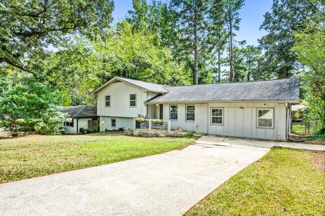 3089 Del Monico Dr in Decatur, GA - Building Photo - Building Photo