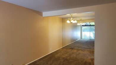 975 Essex Ct Way in Midvale, UT - Building Photo - Building Photo