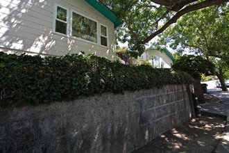 135 Redwood Ave in Corte Madera, CA - Foto de edificio - Building Photo