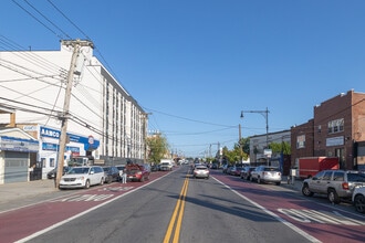 1039 E Gun Hill Rd in Bronx, NY - Building Photo - Building Photo