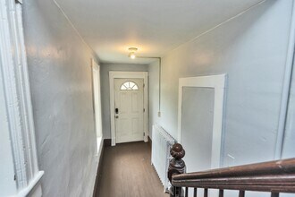 28 Summer St-Unit -4 in Claremont, NH - Building Photo - Building Photo