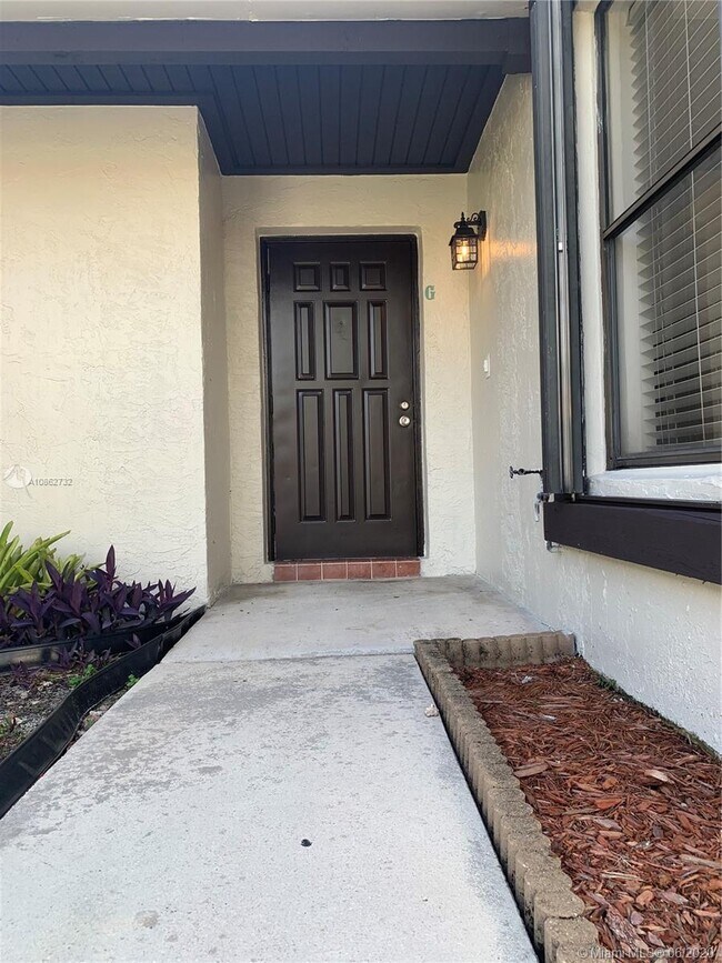4860 SW 152nd Pl-Unit -G-92 in Miami, FL - Building Photo - Building Photo