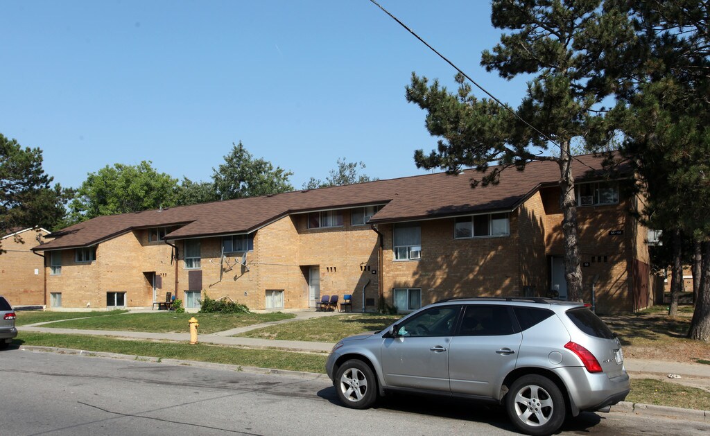 5868 Jamestown Cres Apartments Toronto, ON Apartments For Rent