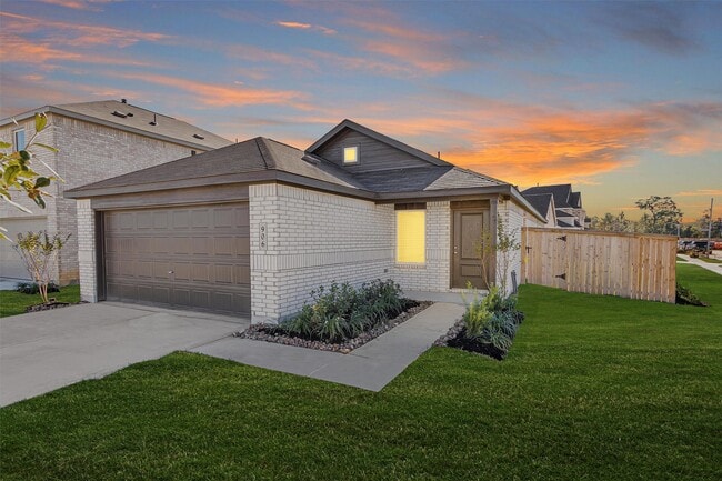 property at 906 Lago Laceno Ln