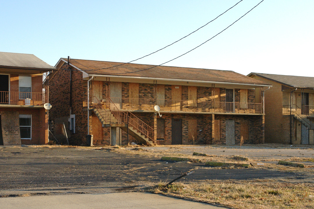 3413 Shagbark Rd in Louisville, KY - Foto de edificio