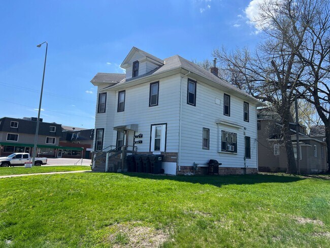 233 S Duluth Ave in Sioux Falls, SD - Foto de edificio - Building Photo