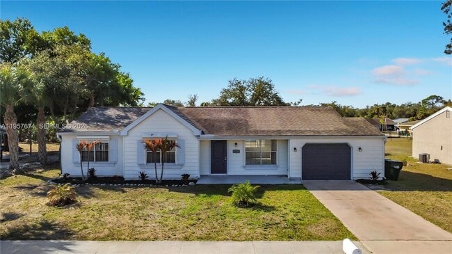 4487 Pocatella Ave in North Port, FL - Foto de edificio - Building Photo