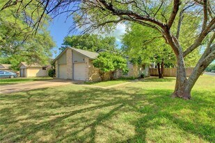 12820 Copper Cliff Ave, Unit B in Austin, TX - Building Photo