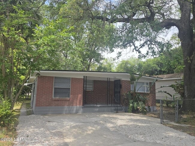 property at 1587 W 30th St