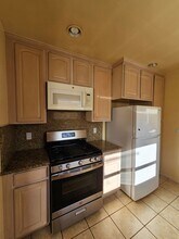 3942 Redwood Ave in Los Angeles, CA - Building Photo - Building Photo