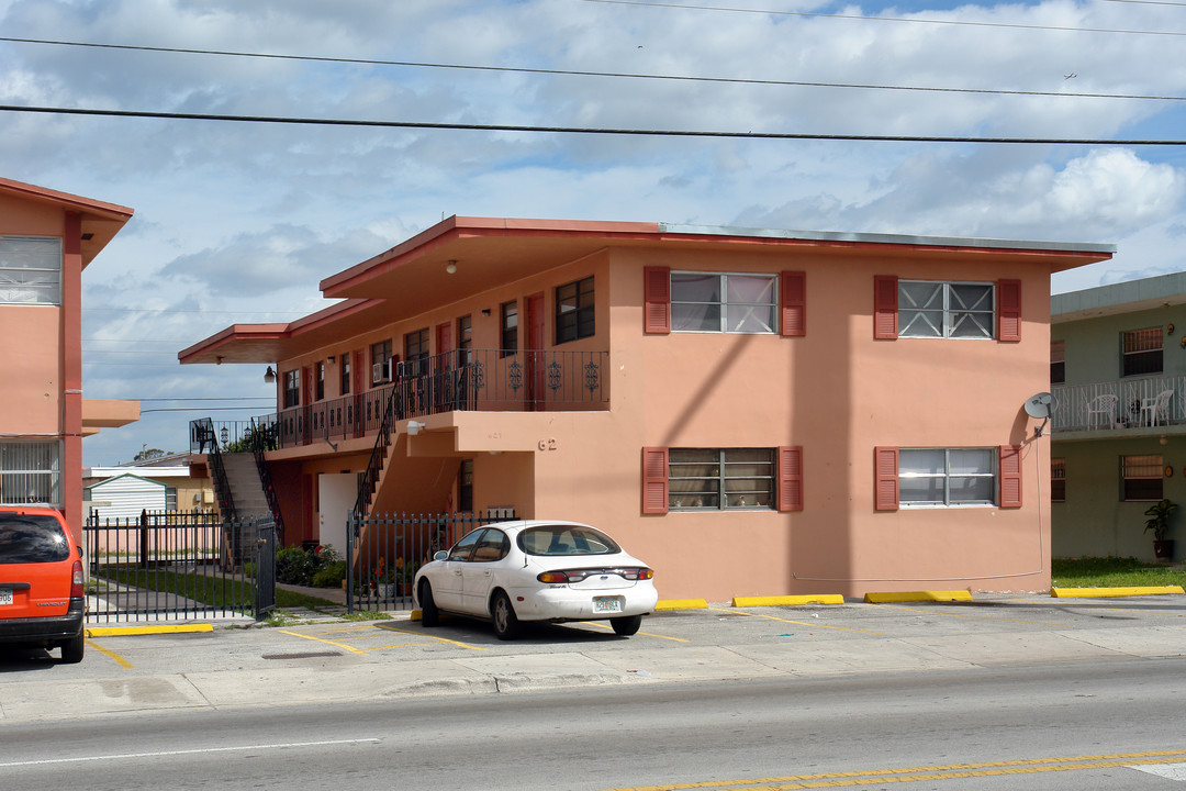 627 W 29th St in Hialeah, FL - Building Photo