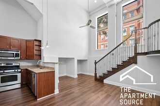 2707 W Augusta Blvd, Unit 1A in Chicago, IL - Building Photo - Building Photo