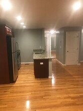 27 Bedford St, Unit 1 in Quincy, MA - Building Photo - Building Photo