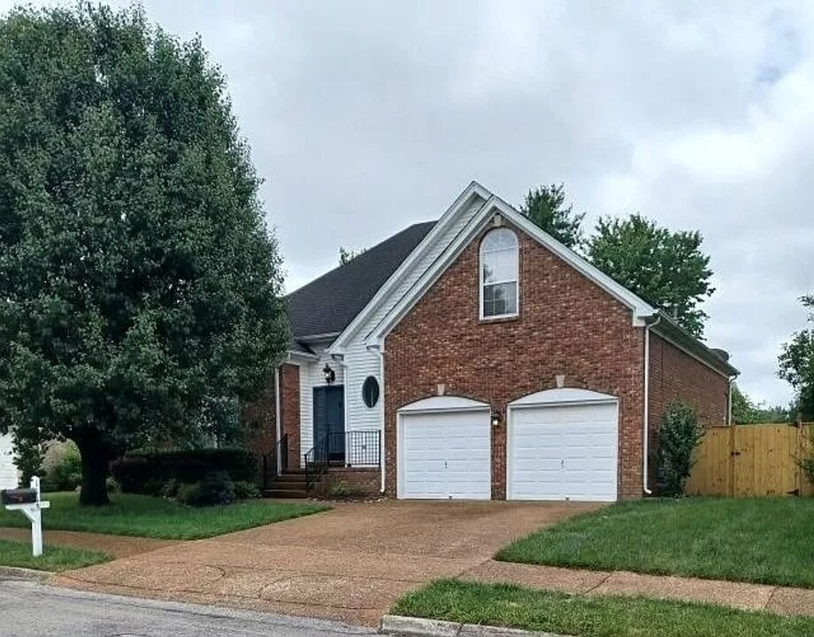 1113 Summer Haven Cir in Franklin, TN - Building Photo