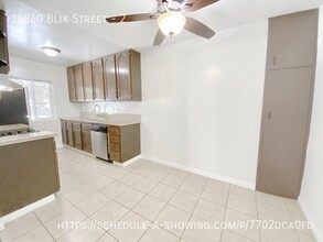 10860 Blix St in Los Angeles, CA - Building Photo - Building Photo