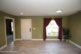 950 Douglas St SE in Palm Bay, FL - Building Photo - Building Photo