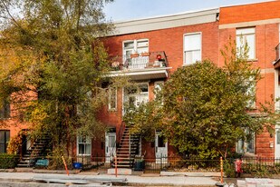 4071 Saint-Antoine Rue O in Montréal, QC - Building Photo
