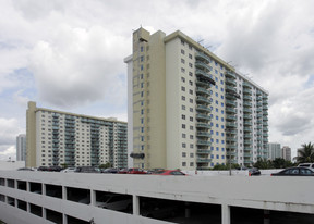 19390 Collins Ave Apartments