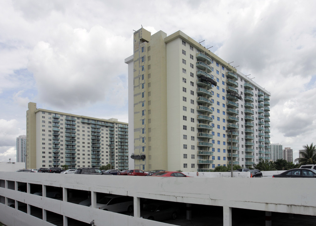 Ocean View in Sunny Isles Beach, FL - Building Photo