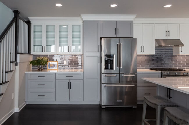 504 Harvest Cmns in Westport, CT - Building Photo - Building Photo