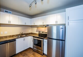 Sky Harbor Apartments in Salt Lake City, UT - Building Photo - Building Photo