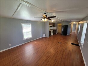 40539 Enterprise Rd in Dade City, FL - Building Photo - Building Photo