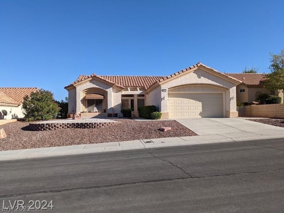 2712 Hope Forest Dr in Las Vegas, NV - Building Photo