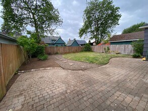 6855 N Campbell Ave in Portland, OR - Building Photo - Building Photo