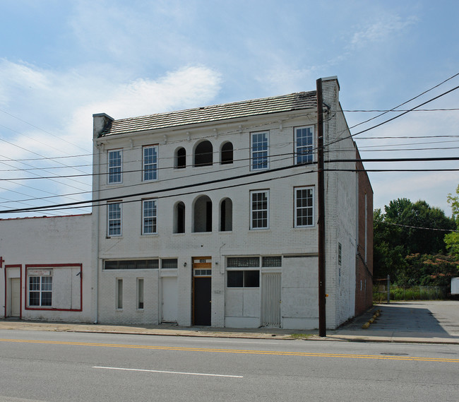 1650 W English Rd in High Point, NC - Building Photo - Building Photo