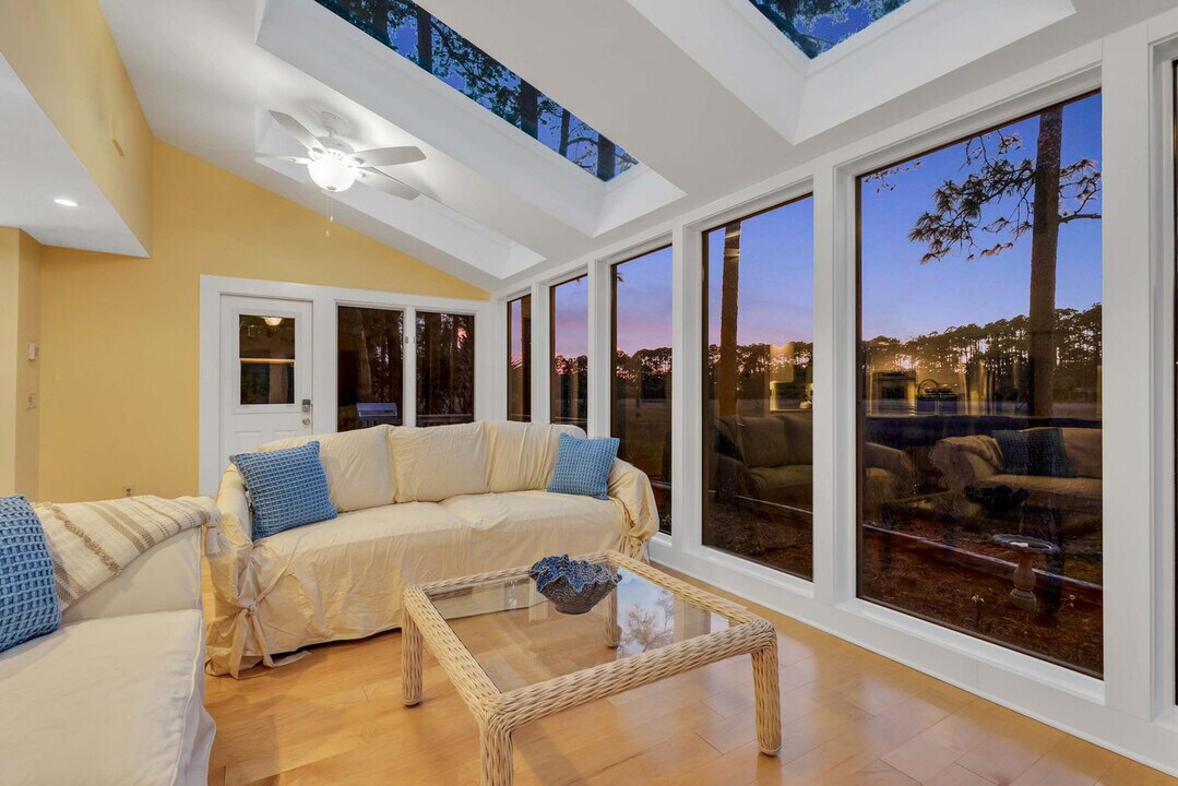 31 Stoney Creek Rd in Hilton Head Island, SC - Building Photo
