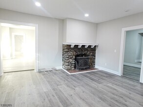 32 Elmwood Ave in East Orange, NJ - Building Photo - Building Photo