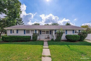 1706 Willow St in Sycamore, IL - Building Photo