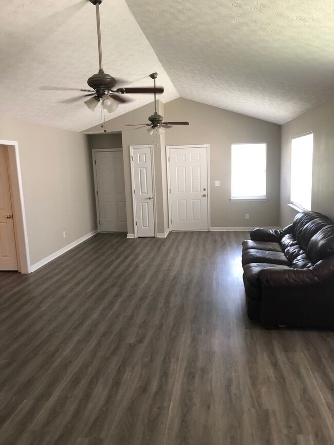 311 Parker Pl SW in Jacksonville, AL - Building Photo - Building Photo