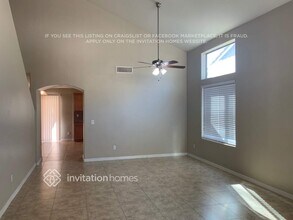 2005 W Green Tree Dr in San Tan Valley, AZ - Building Photo - Building Photo