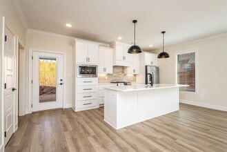 208 Kanis Ridge Dr in Little Rock, AR - Building Photo - Building Photo