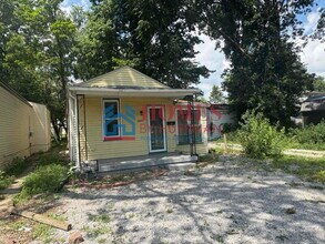 1326 E Olive St in Evansville, IN - Building Photo - Building Photo