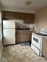 422 E Bruce Ave, Unit 3 in Dayton, OH - Foto de edificio - Building Photo