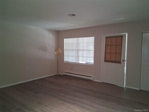 168 Ventry Ct in Ridge, NY - Building Photo - Building Photo