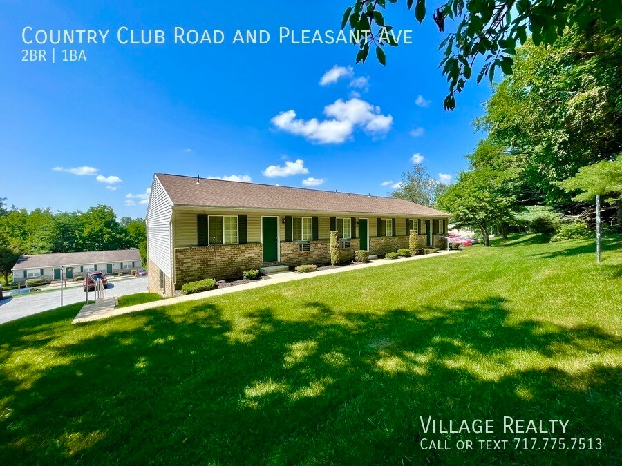 609 Country Club Rd in Red Lion, PA - Building Photo