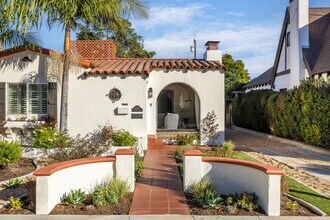 3758 Gaviota Ave in Long Beach, CA - Building Photo - Building Photo