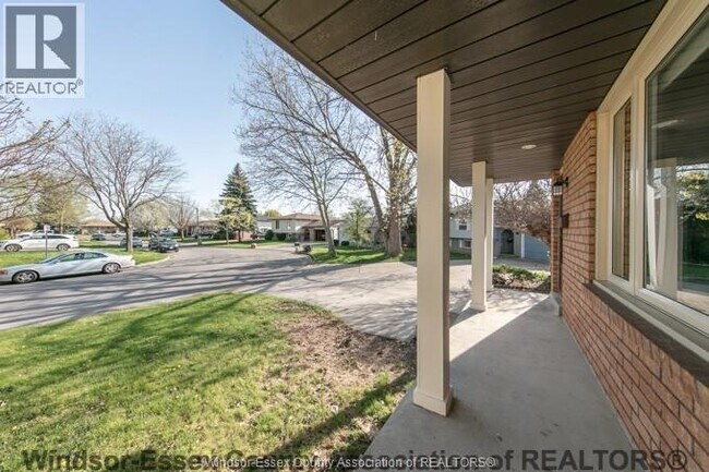 1469 Azalia Crescent in Windsor, ON - Foto de edificio - Building Photo