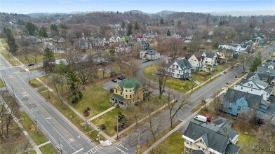 2004 E Genesee St in Syracuse, NY - Building Photo - Building Photo