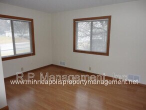 4200 Valley View Rd in Minneapolis, MN - Building Photo - Building Photo
